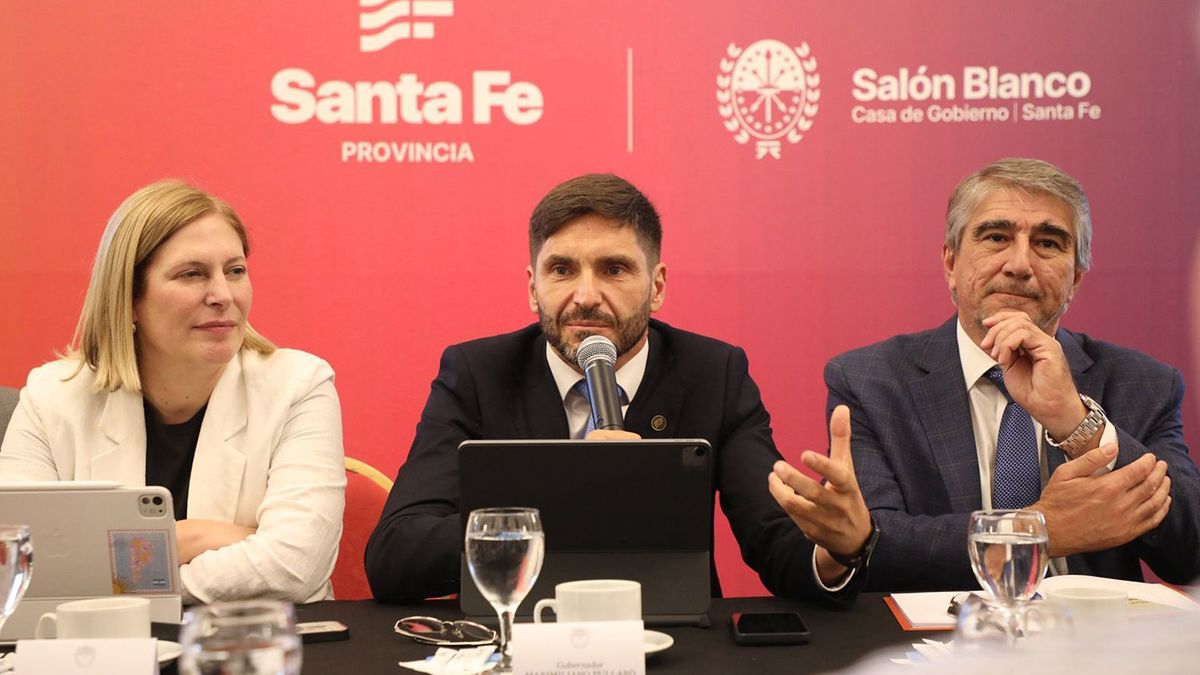 Pullaro se refirió al programa de recompensas y agradeció a la fiscal General por el acompañamiento en la planificación, porque “no es lo mismo que un hecho, por más que tenga 10 años, no quede esclarecido y haya impunidad Pullaro se refirió al programa de recompensas y agradeció a la fiscal General por el acompañamiento en la planificación, porque “no es lo mismo que un hecho, por más que tenga 10 años, no quede esclarecido y haya impunidad
