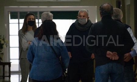 En su último adiós, el exgobernador Carlos Reutemann estuvo rodeado por su entorno más íntimo. En su último adiós, el exgobernador Carlos Reutemann estuvo rodeado por su entorno más íntimo.