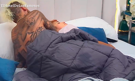 Alex Caniggia y Melody Luz tuvieron una noche de pasión en El Hotel de los Famosos Alex Caniggia y Melody Luz tuvieron una noche de pasión en El Hotel de los Famosos