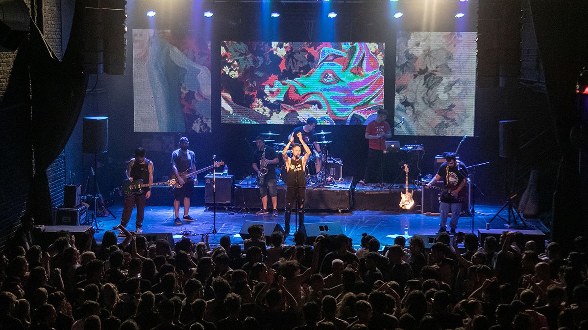 La banda se formó en 2020 con la idea de ofrecer un verdadero homenaje a la magnífica obra de Los Redondos y de Carlos “Indio” Solari. Foto: Tribus