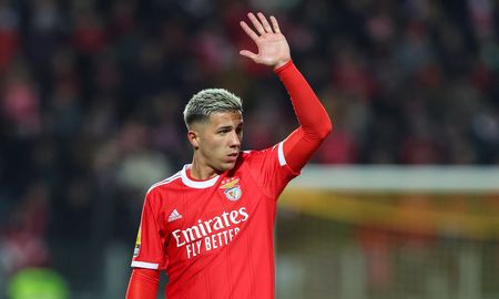 Enzo Fernández se despidió del Benfica con un emotivo posteo en redes sociales y en horas se sumará al Chelsea de Inglaterra. Enzo Fernández se despidió del Benfica con un emotivo posteo en redes sociales y en horas se sumará al Chelsea de Inglaterra.