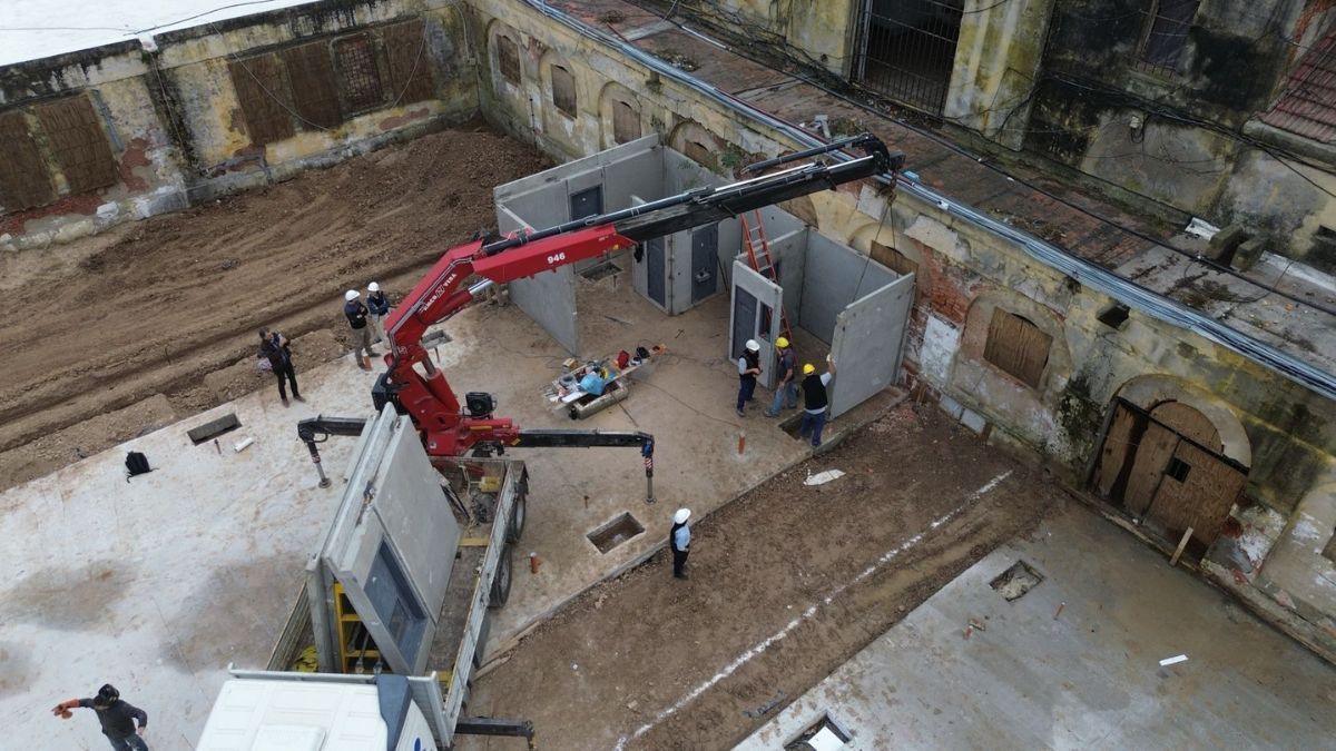 Comenzaron a montar los cuatro nuevos pabellones de aislamiento en la cárcel de Coronda.