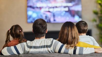 Una familia disfuncional frente a una rebelión tecnológica: el nuevo éxito de Netflix