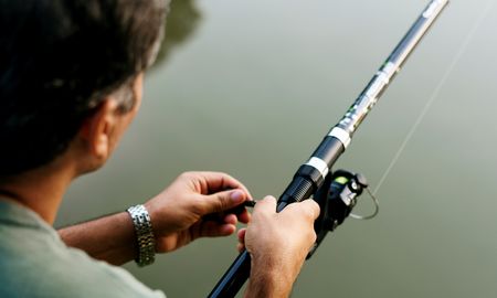 Una mujer subastó a su marido por Internet por irse de pesca.