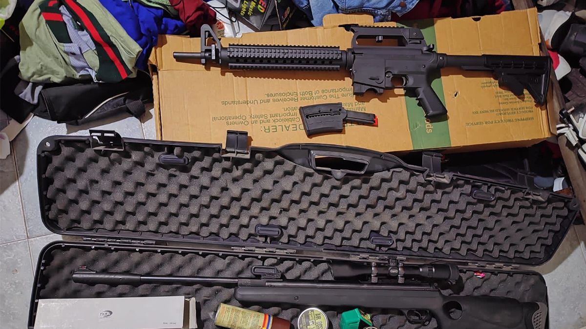Alguna de las armas secuestradas tenían mira telescópica.