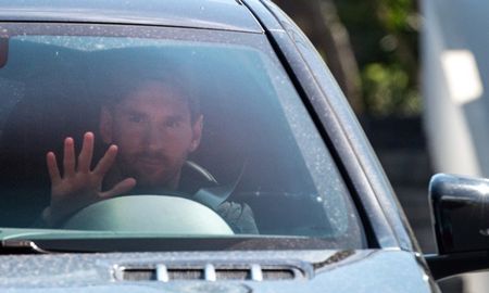 El Manchester City le ofrecerá un precontrato para quedarse con Lionel Messi en 2021. El Manchester City le ofrecerá un precontrato para quedarse con Lionel Messi en 2021.