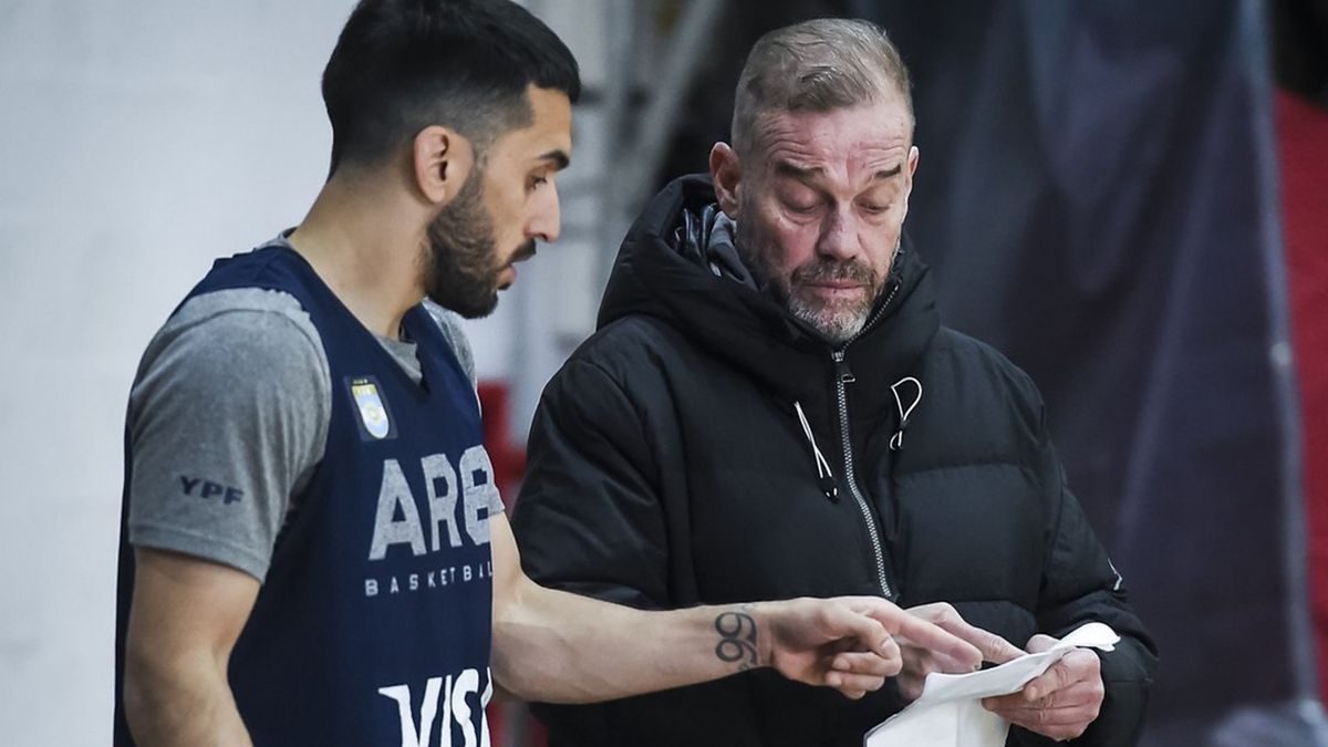 La CAB informó que Néstor García dejó de ser el entrenador de la Selección Argentina de básquet y Gonzalo García dirigirá en la AmeriCup.