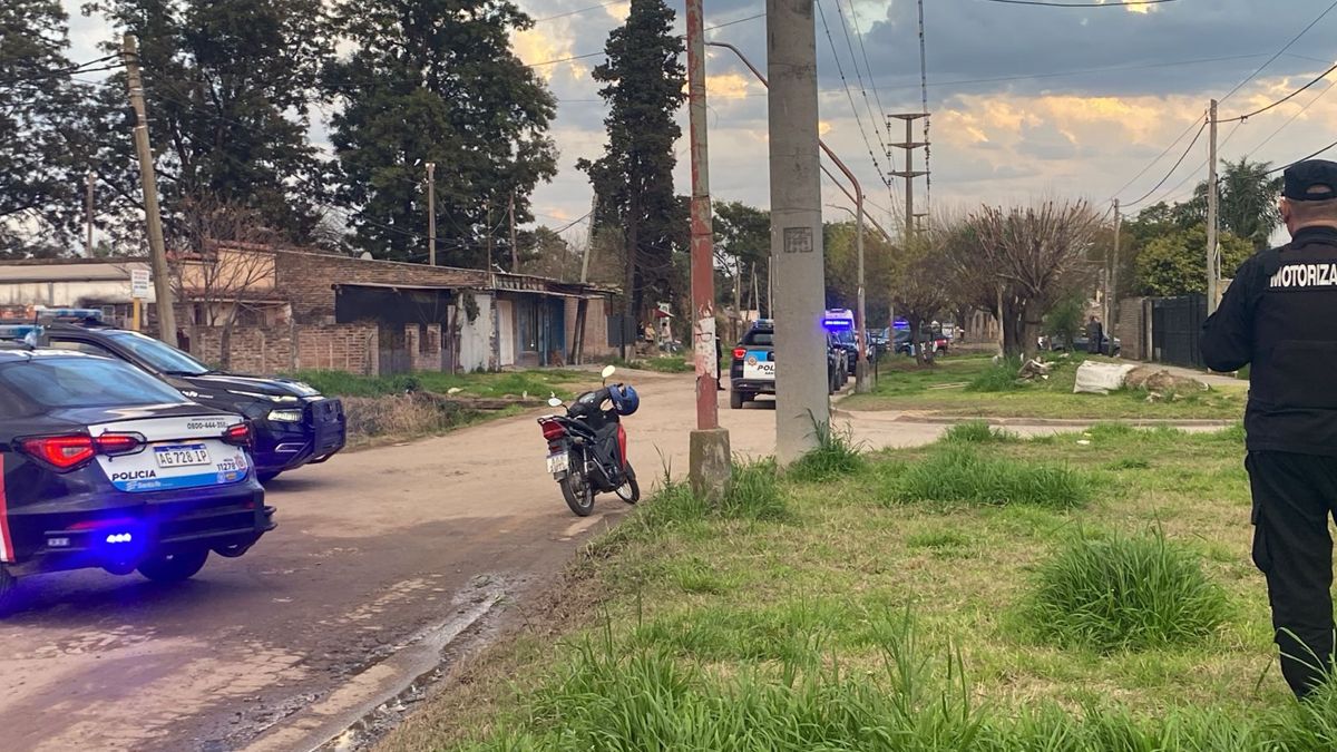La mujer  recibió cuatro disparos de arma de fuego y fue trasladada de urgencia al Hospital Iturraspe. Allí también ingresó su hija de 16 años