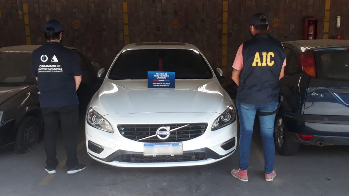 Uno de los autos secuestrados en el allanamiento en Malabrigo.
