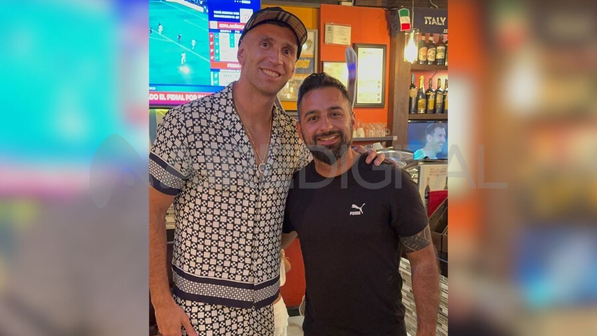 El enviado de AIRE a la Copa América, Adriel Driussi, junto a Emiliano 