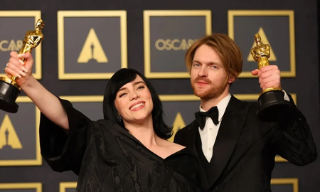 Billie Eilish y Finneas O´Connell ganaron el Oscar a Mejor canción por No Time To Die Billie Eilish y Finneas O´Connell ganaron el Oscar a Mejor canción por No Time To Die