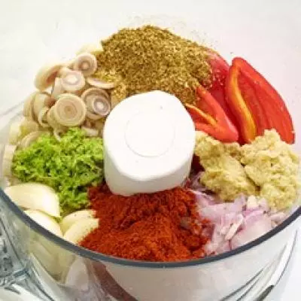 La receta de pasta de curry de Tailandia puede ser modificada pero siempre tiene algunos ingredientes básicos, como lemongrass, leche de coco, y chile, como se vio en MasterChef.
