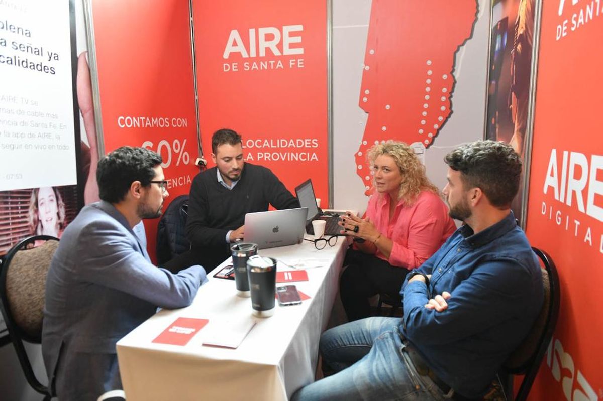 Foto: Franco Boggiano (Media and Digital Manager Diageo), Mario Altamirano (director comercial AIRE) y Silvia Klingler (gerente general de AIRE).