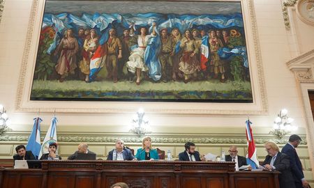 En una maratónica sesión, la Asamblea Legislativa debatió y aprobó este jueves el pliego para ocupar el cargo de fiscal titular del Ministerio Público de la Acusación (MPA) de Matías Edery. En una maratónica sesión, la Asamblea Legislativa debatió y aprobó este jueves el pliego para ocupar el cargo de fiscal titular del Ministerio Público de la Acusación (MPA) de Matías Edery.