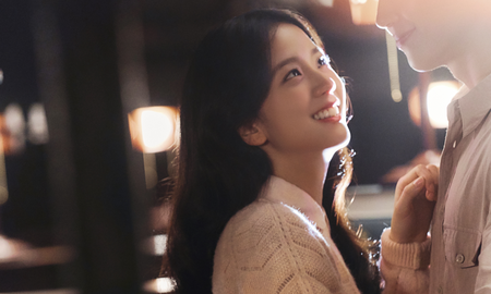 Jisoo de BLACKPINK gana en los Seoul International Drama Award por su papel en el K-drama Snowdrop. Jisoo de BLACKPINK gana en los Seoul International Drama Award por su papel en el K-drama Snowdrop.