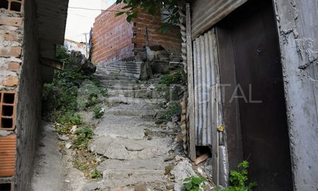 Anoche un hombre de 40 años fue acribillado en Santa Fe al 7700 y otro de 41 años en Ayolas al 200 bis Anoche un hombre de 40 años fue acribillado en Santa Fe al 7700 y otro de 41 años en Ayolas al 200 bis