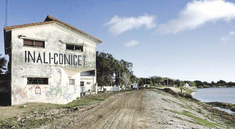 El Inali es una institución pionera en nuestra provincia y en nuestro país, no sólo es el primer instituto de investigación que creó Conicet, sino que el predio de referencia es el primer terreno adquirido por Conicet en la década del 60’, para fundar el Inali.