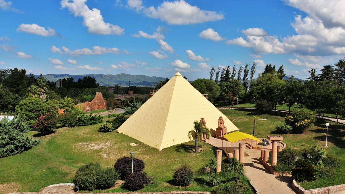 El multiparque Peko’s ofrece actividades para todas las edades, atrayendo a turistas y locales durante todo el año. El multiparque Peko’s ofrece actividades para todas las edades, atrayendo a turistas y locales durante todo el año.