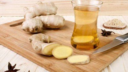¿Por qué tomar agua de jengibre en ayunas?