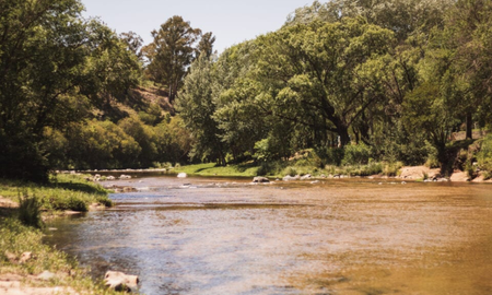 El Cañón de Cajones y los pequeños caseríos muestran la combinación de naturaleza, historia y tranquilidad del pueblo. El Cañón de Cajones y los pequeños caseríos muestran la combinación de naturaleza, historia y tranquilidad del pueblo.