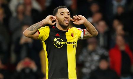 Troy Deeney no quiere poner en riesgo a su hijo, que tiene problemas respiratorios. Troy Deeney no quiere poner en riesgo a su hijo, que tiene problemas respiratorios.