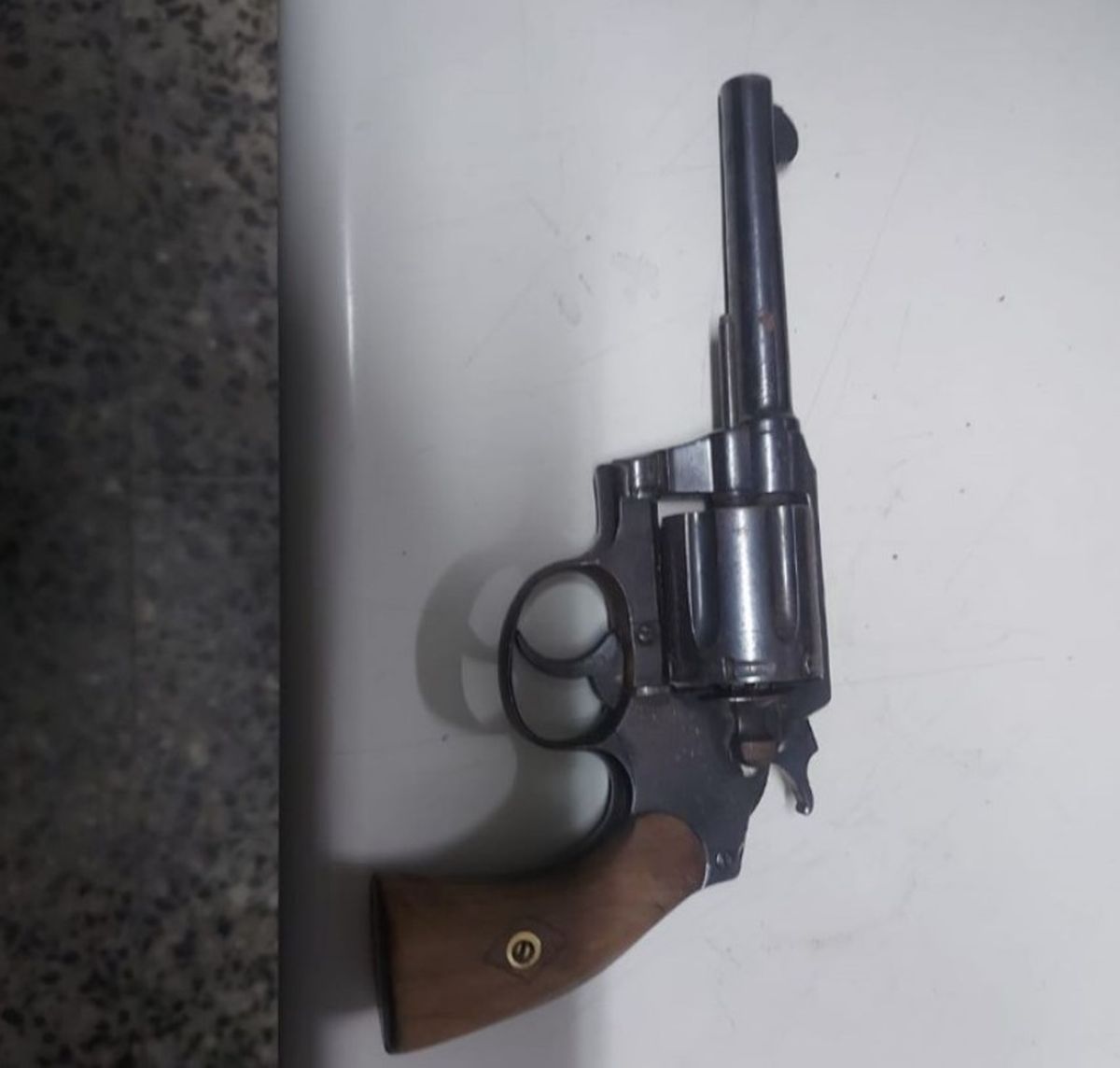 El arma con la que se suicidó el jugador amateur que agredió al árbitro. El arma con la que se suicidó el jugador amateur que agredió al árbitro.