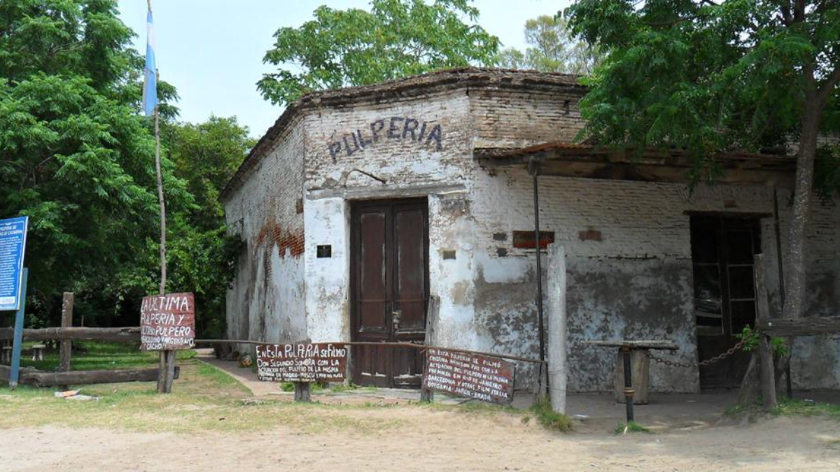 La Pulpería de Cacho Di Catarina en Mercedes, es considerado como Patrimonio Histórico Municipal. La Pulpería de Cacho Di Catarina en Mercedes, es considerado como Patrimonio Histórico Municipal.