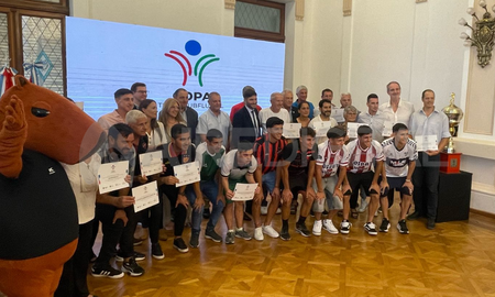 Se presentó la etapa final de a Copa Túnel Subfluvial: juegan Unión, Colón, Patronato y Gimnasia de Ciudadela Se presentó la etapa final de a Copa Túnel Subfluvial: juegan Unión, Colón, Patronato y Gimnasia de Ciudadela