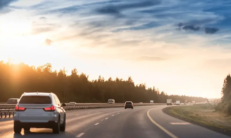 Un hombre se fue de vacaciones, se olvidó a su esposa en la ruta y manejó 150 kilómetros sin darse cuenta Un hombre se fue de vacaciones, se olvidó a su esposa en la ruta y manejó 150 kilómetros sin darse cuenta