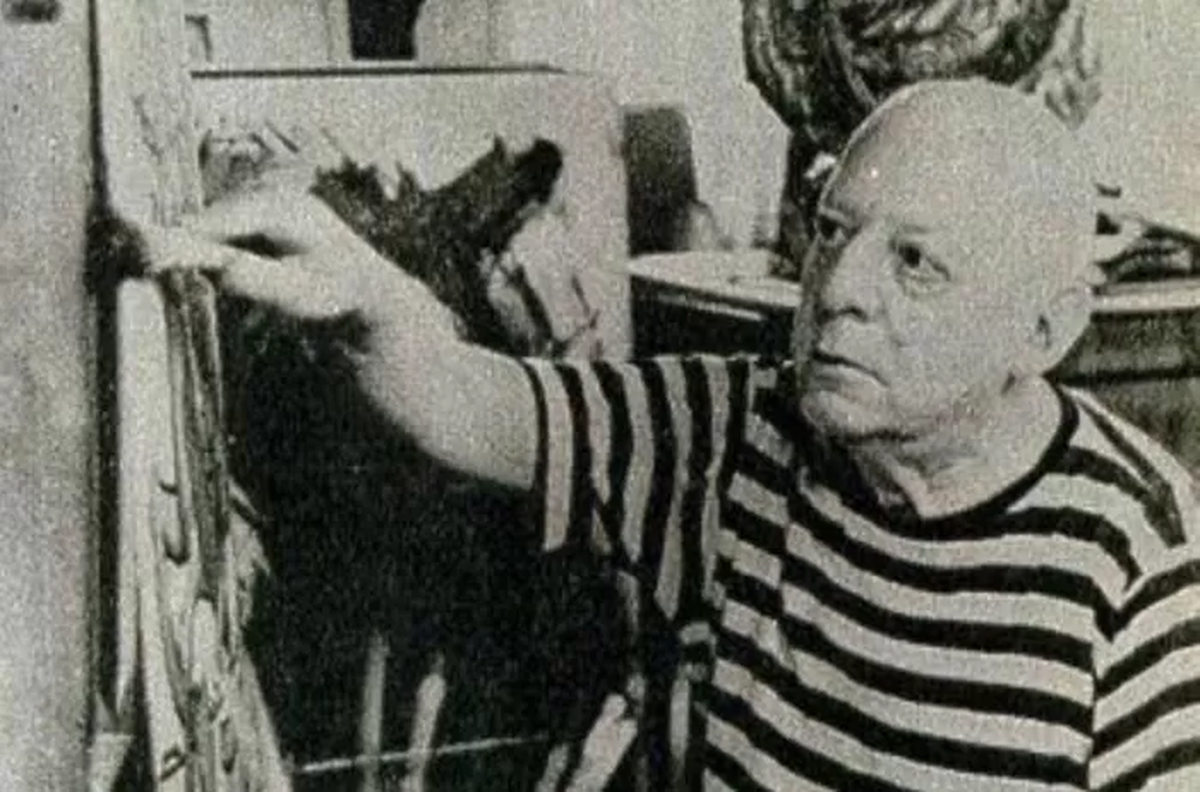 Benjamín Solari Parravicini, conocido como el "Nostradamus argentino". Benjamín Solari Parravicini, conocido como el "Nostradamus argentino".