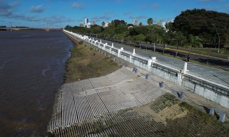 El Gobierno de la Provincia de Santa Fe realiza tareas para mitigar el riesgo hídrico. El Gobierno de la Provincia de Santa Fe realiza tareas para mitigar el riesgo hídrico.