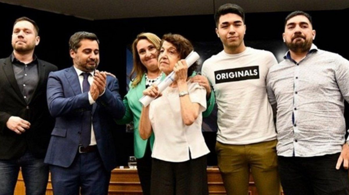 Se recibió de abogado a los 72 años, pero se murió antes de recibir el diploma