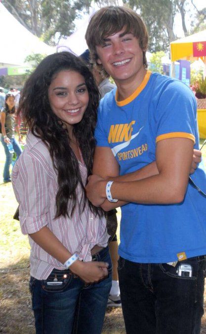 LA PAREJA EN 2006 EN UNA DE SUS PRIMERAS APARICIONES, EN UN EVENTO PROMOCIONAL.