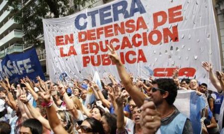 Ctera mantuvo un encuentro con funcionarios del Gobierno nacional y desde UDA confirmaron la paritaria para febrero. Ctera mantuvo un encuentro con funcionarios del Gobierno nacional y desde UDA confirmaron la paritaria para febrero.