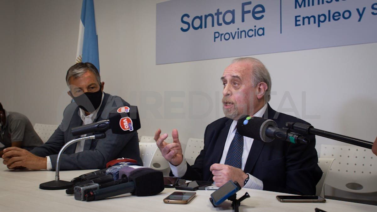El ministro de Trabajo de la provincia de Santa Fe, Juan Manuel Pusineri junto al secretaria de Empleo del Ministerio de Trabajo de la Nación, Leonardo Di Pietro Paolo.