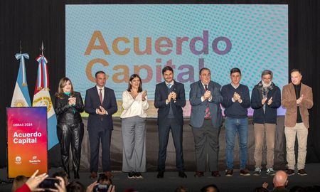 El gobernador Maximiliano Pullaro junto al intendente Juan Pablo Polleti presentaron las obras que se ejecutará la provincia en la ciudad de Santa Fe en el marco del Acuerdo Capital. El gobernador Maximiliano Pullaro junto al intendente Juan Pablo Polleti presentaron las obras que se ejecutará la provincia en la ciudad de Santa Fe en el marco del Acuerdo Capital.