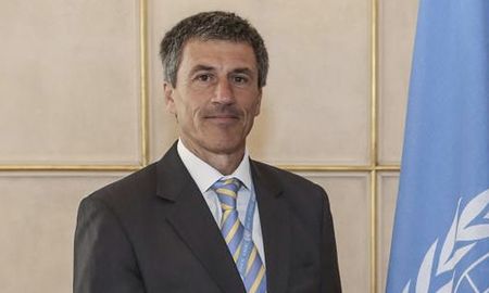 Alberto Fernández removió este jueves de su cargo a Marcelo Cima, quien había sido puesto al frente de la sede diplomática en Bruselas el pasado 12 de mayo. Alberto Fernández removió este jueves de su cargo a Marcelo Cima, quien había sido puesto al frente de la sede diplomática en Bruselas el pasado 12 de mayo.