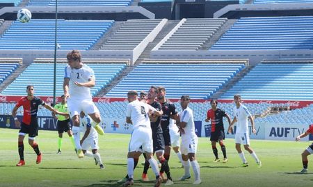 Colón cayó por 3-1 con la selección Sub-20 de Uruguay en el Estadio Centenario. Colón cayó por 3-1 con la selección Sub-20 de Uruguay en el Estadio Centenario.