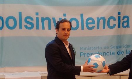 Guillermo Madero, funcionario del Gobierno porteño, habló sobre la vuelta del público a las canchas del fútbol argentino. Guillermo Madero, funcionario del Gobierno porteño, habló sobre la vuelta del público a las canchas del fútbol argentino.