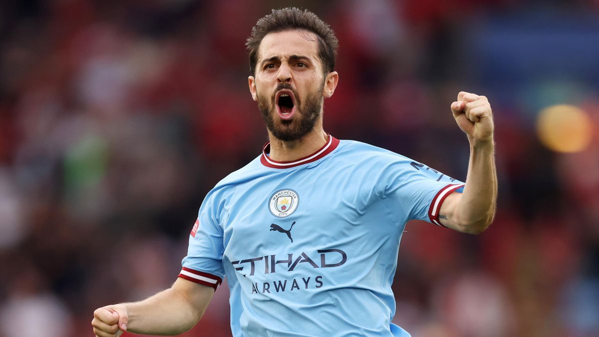 Bernardo Silva está dispuesto a firmar con Paris Saint-Germain, si el club francés le hace una oferta convincente a Manchester City. Bernardo Silva está dispuesto a firmar con Paris Saint-Germain, si el club francés le hace una oferta convincente a Manchester City.