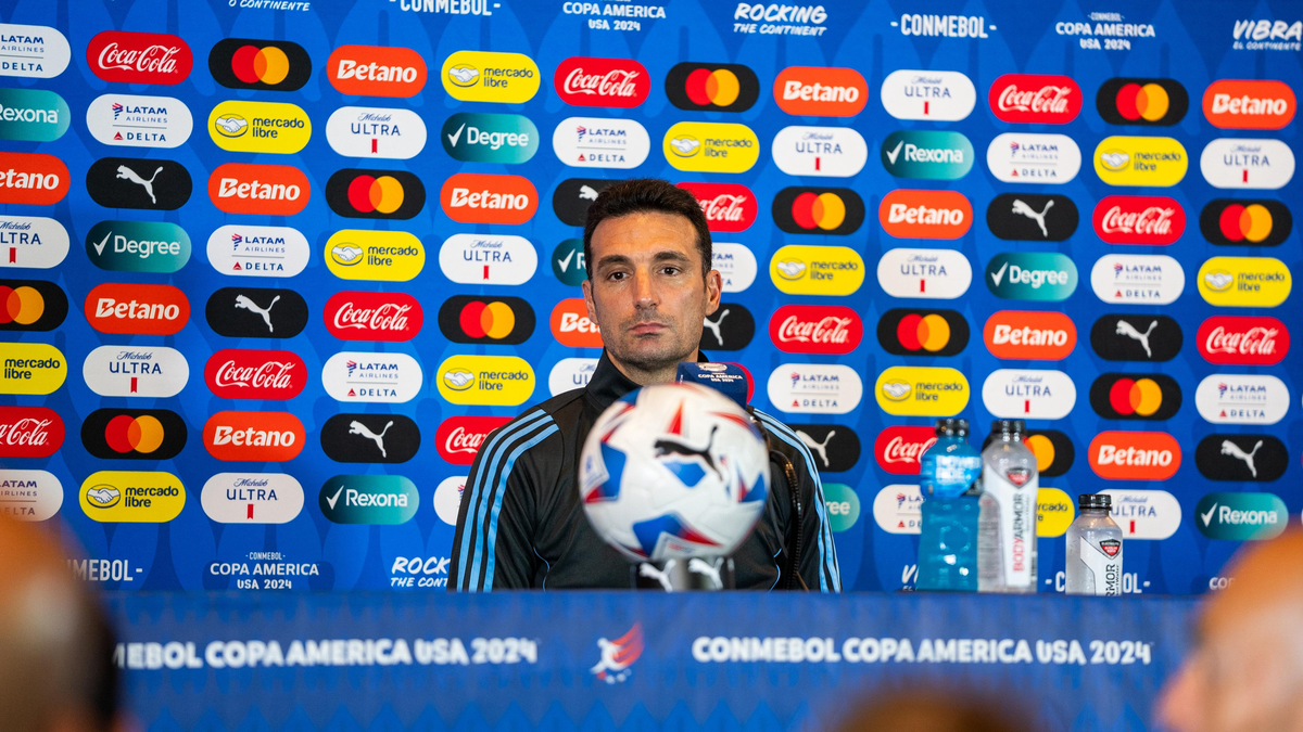 Lionel Scaloni en conferencia de prensa. Lionel Scaloni en conferencia de prensa.