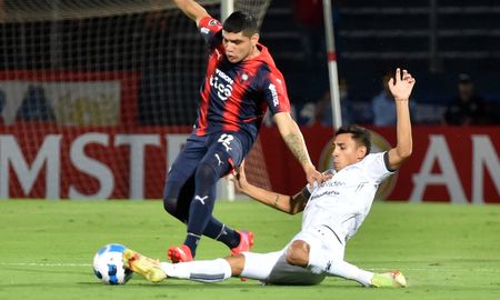 colon se derrumbo en la nueva olla, y cayo por 3 a 1 ante cerro porteno colon se derrumbo en la nueva olla, y cayo por 3 a 1 ante cerro porteno