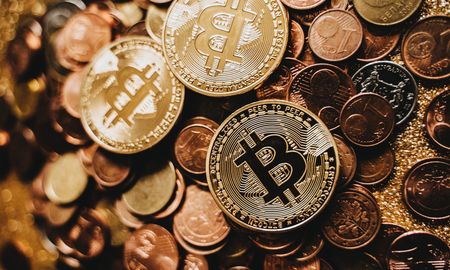 El régimen talibán que gobierna Afganistán prohibió hoy oficialmente el uso de las criptomonedas en el país El régimen talibán que gobierna Afganistán prohibió hoy oficialmente el uso de las criptomonedas en el país