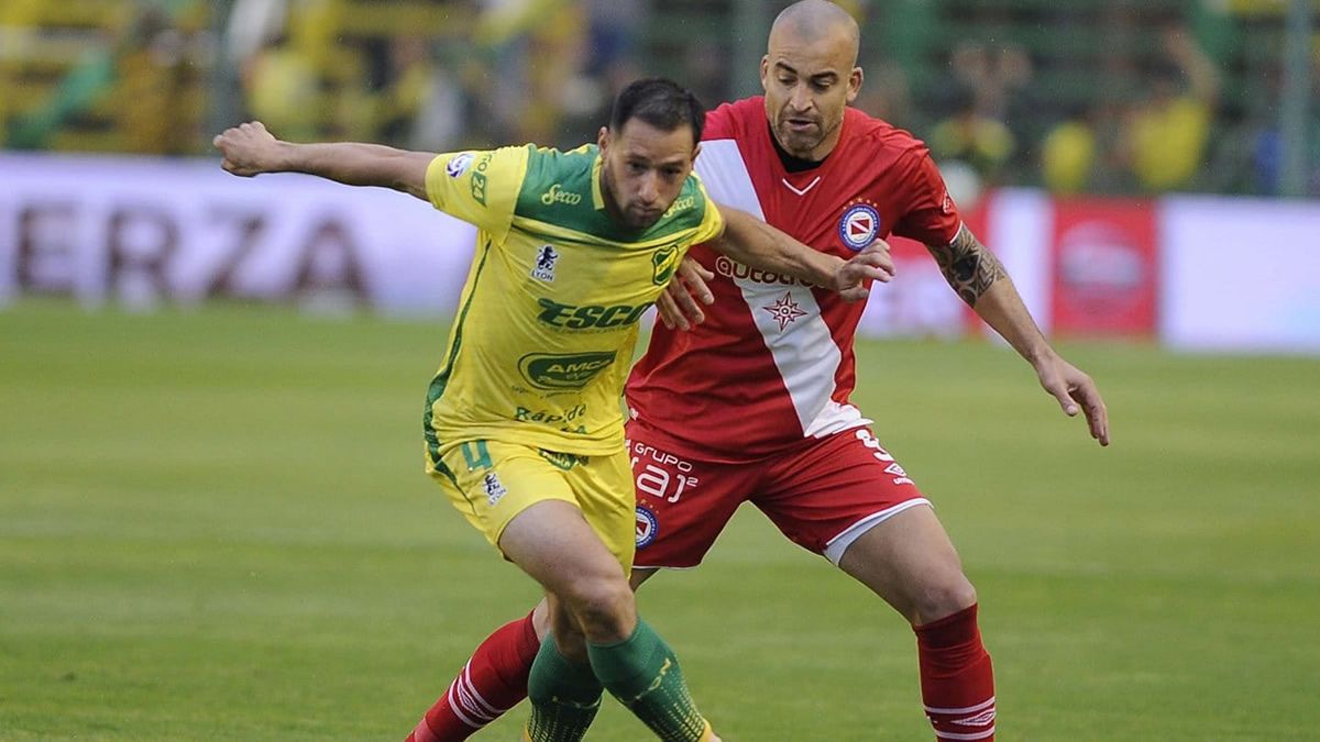 Argentinos sigue puntero tras rescatar un empate ante Defensa