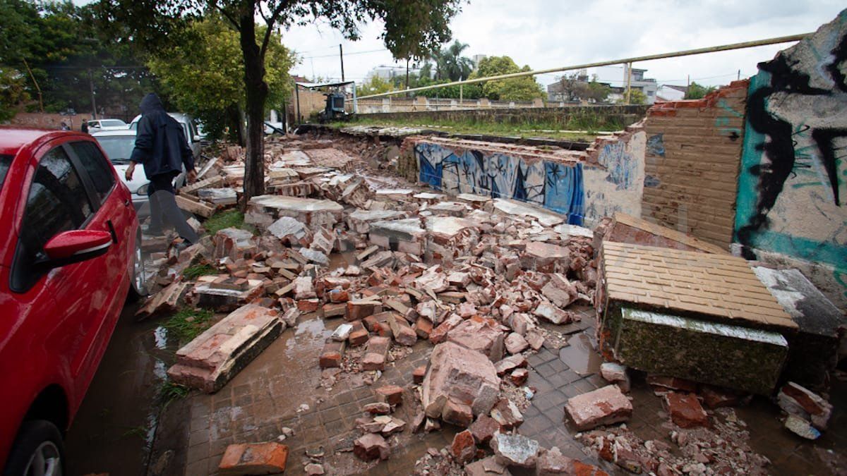 Desde la empresa estimaron que se derrumbó un tramo de más de 20 metros de la planta potabilizadora.