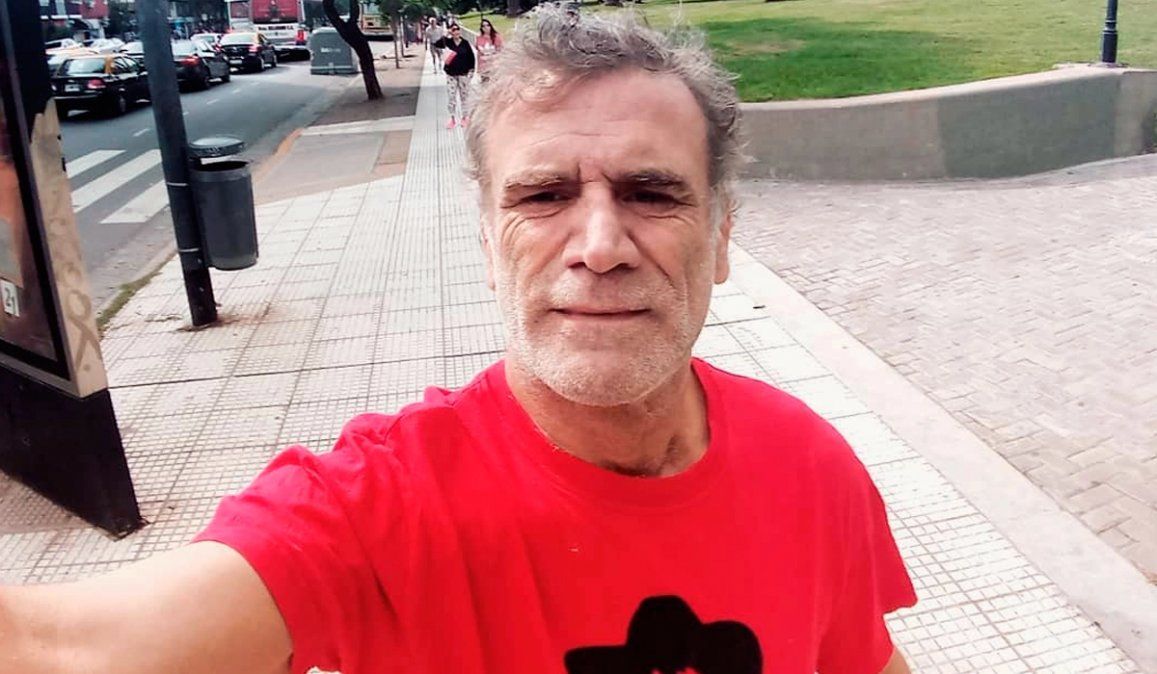 Teto Medina da charlas sobre la adicción a las drogas. 