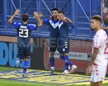 Unión juega este domingo ante Vélez por la octava fecha de la Copa de la Liga. Se enfrentan a partir de las 18.30 con transmisión de Aire de Santa Fe y televisación de la TV Pública. Unión juega este domingo ante Vélez por la octava fecha de la Copa de la Liga. Se enfrentan a partir de las 18.30 con transmisión de Aire de Santa Fe y televisación de la TV Pública.