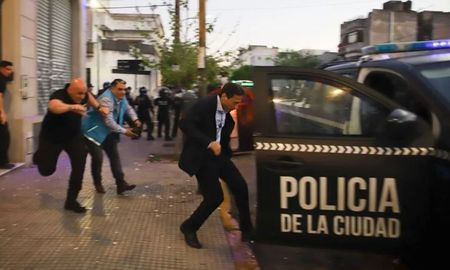 Así se retiraba Marcelo Moretti, presidente de San Lorenzo. Así se retiraba Marcelo Moretti, presidente de San Lorenzo.