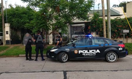 Riobamba 7800. La policía trabaja en el lugar Riobamba 7800. La policía trabaja en el lugar