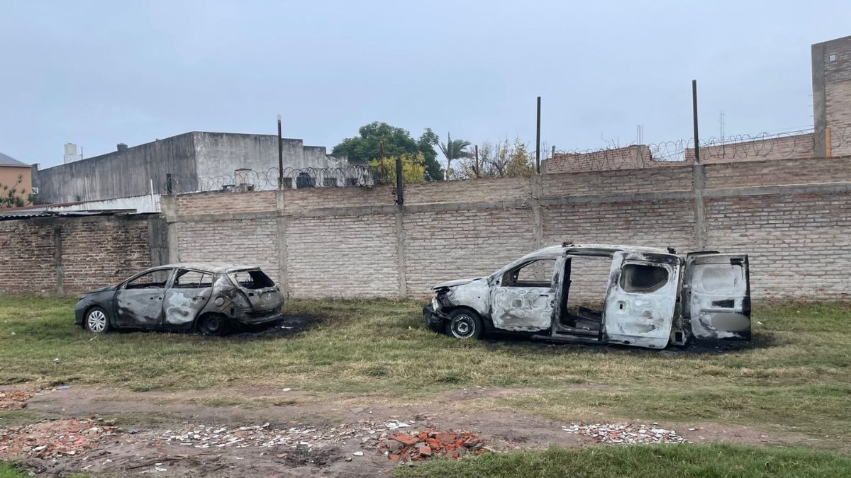 Ocurrió este domingo alrededor de las 5:30 en inmediaciones de pasaje Fray Luis Beltrán y Saavedra. Se investiga.